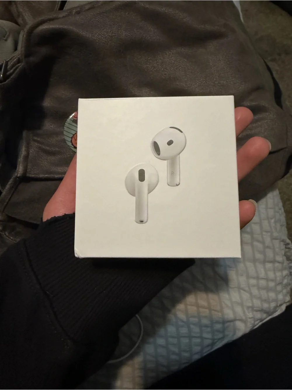 Apple Earbuds Wireless Charging Case – White